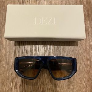 Dezi Backtrack Sunglasses in sapphire blue